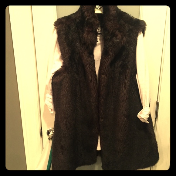 Aqua Brand faux fur vest standup collar Medium NWT - Picture 4 of 6